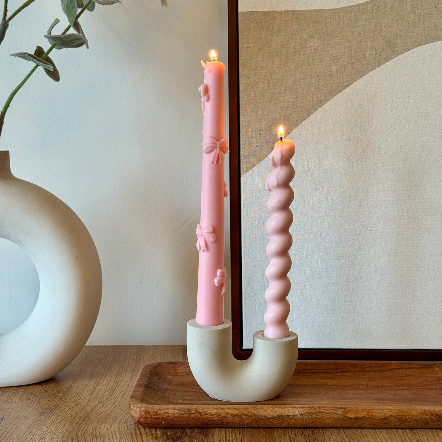 Bow tapered candle